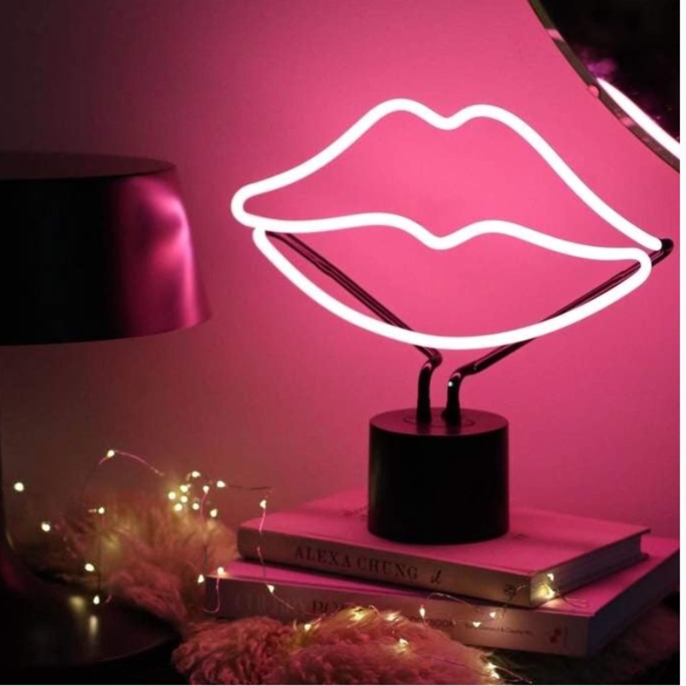 Neon Light Lips Lamp